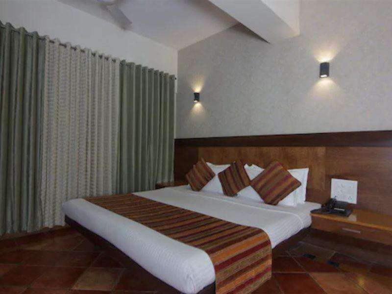 Hotel Chandralok Lonavala Ngoại thất bức ảnh