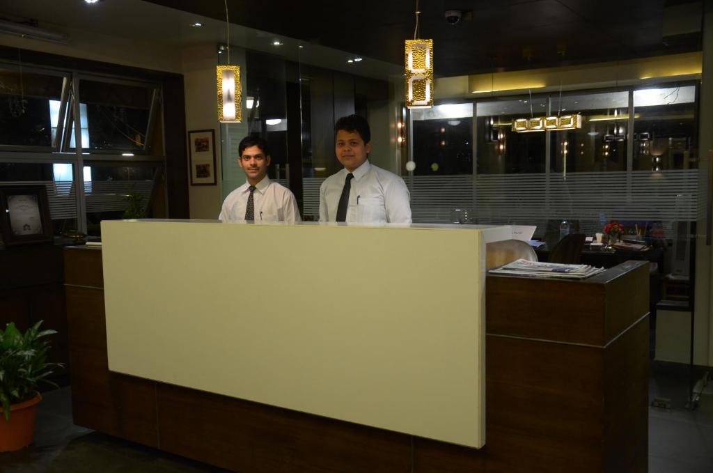 Hotel Chandralok Lonavala Ngoại thất bức ảnh