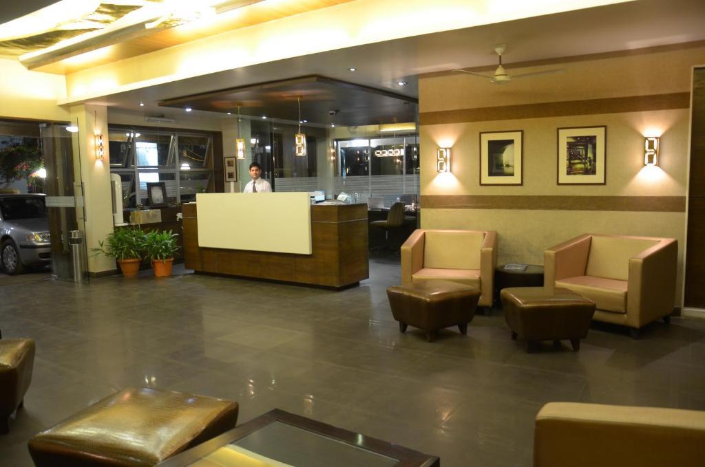 Hotel Chandralok Lonavala Ngoại thất bức ảnh