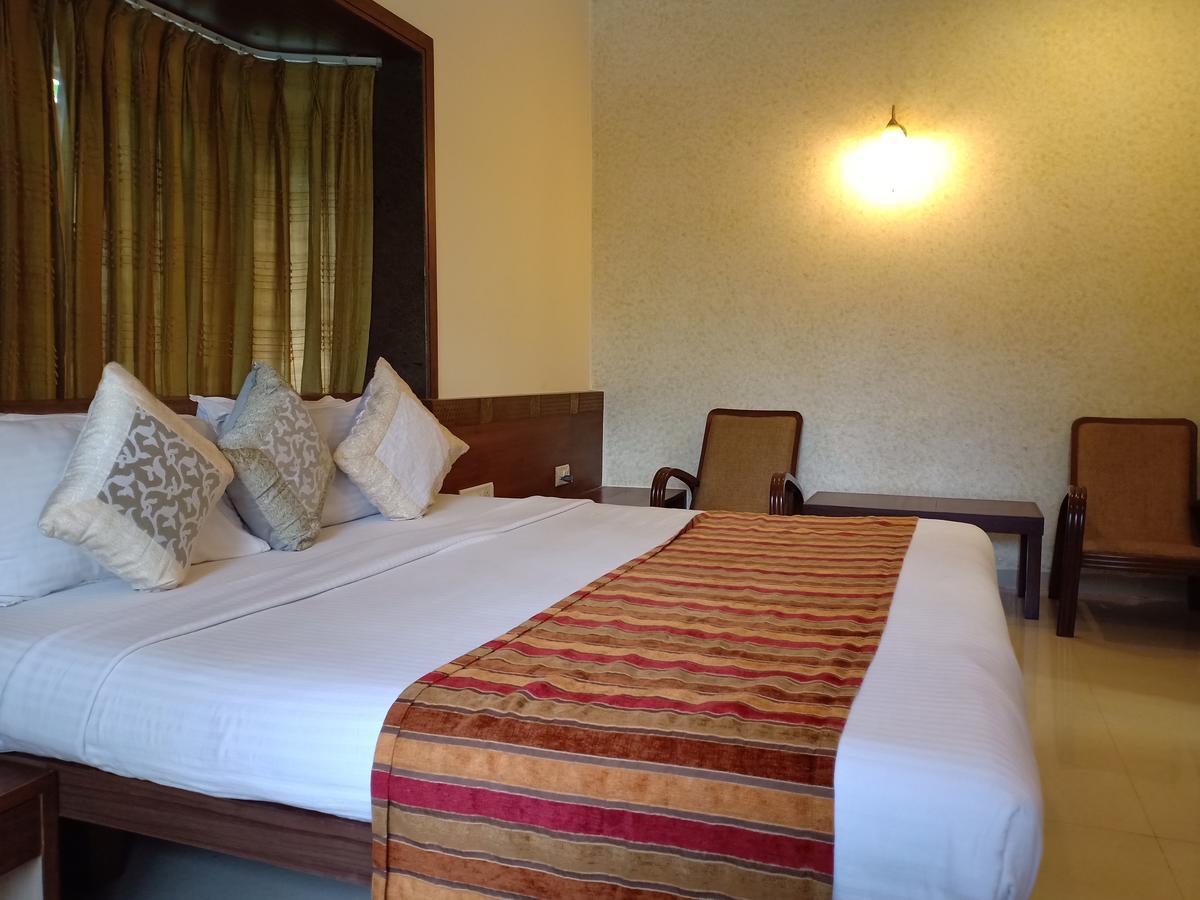 Hotel Chandralok Lonavala Ngoại thất bức ảnh