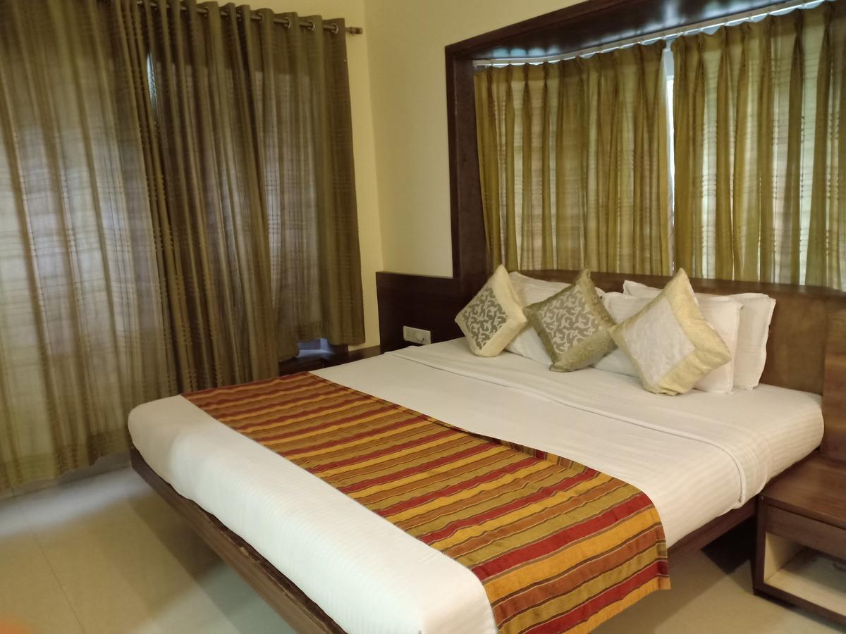 Hotel Chandralok Lonavala Ngoại thất bức ảnh
