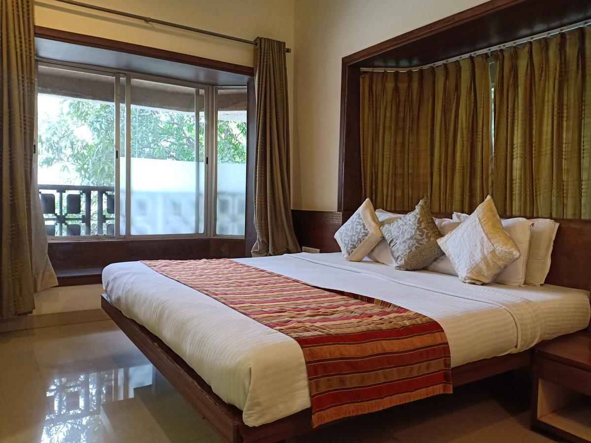 Hotel Chandralok Lonavala Ngoại thất bức ảnh