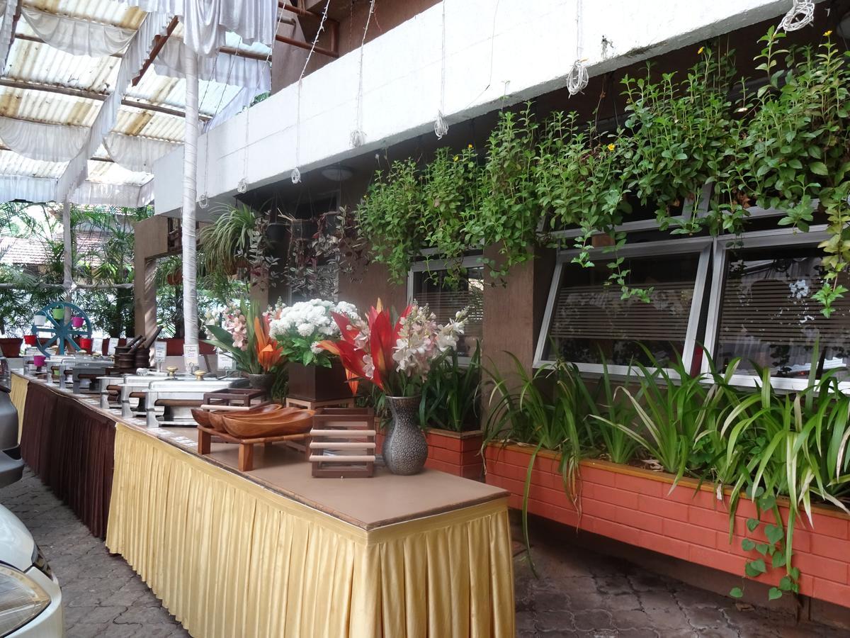 Hotel Chandralok Lonavala Ngoại thất bức ảnh
